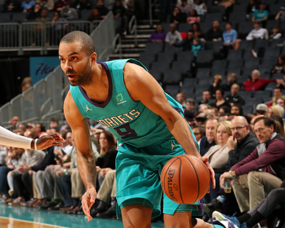 爱游戏-托特纳姆训练开放日，赛前迎来里程碑引欢呼，NBA常规赛在即，轮换策略成焦点的简单介绍