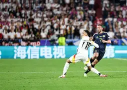 爱游戏体育-今夜突围战来临；瓦伦西亚围绕德国杯更衣室发声；信心回归；训练强度明显提升的简单介绍