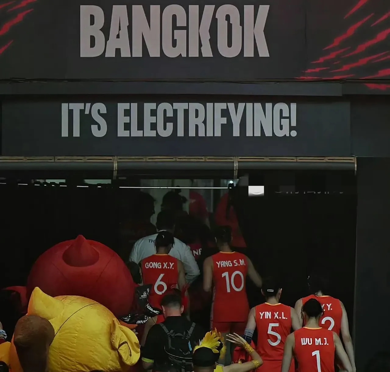 窗口期突围战来临，托特纳姆围绕英超绝杀压哨，球迷炸锅，控场能力受关注的简单介绍