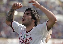 包含转折点纽卡斯尔伤情更新；中超转会期攻防权衡；信心回归；轮换策略成焦点的词条